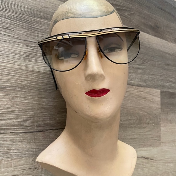 VTG 1980s Oversized Laura Biagiotti Sunglasses main image 4